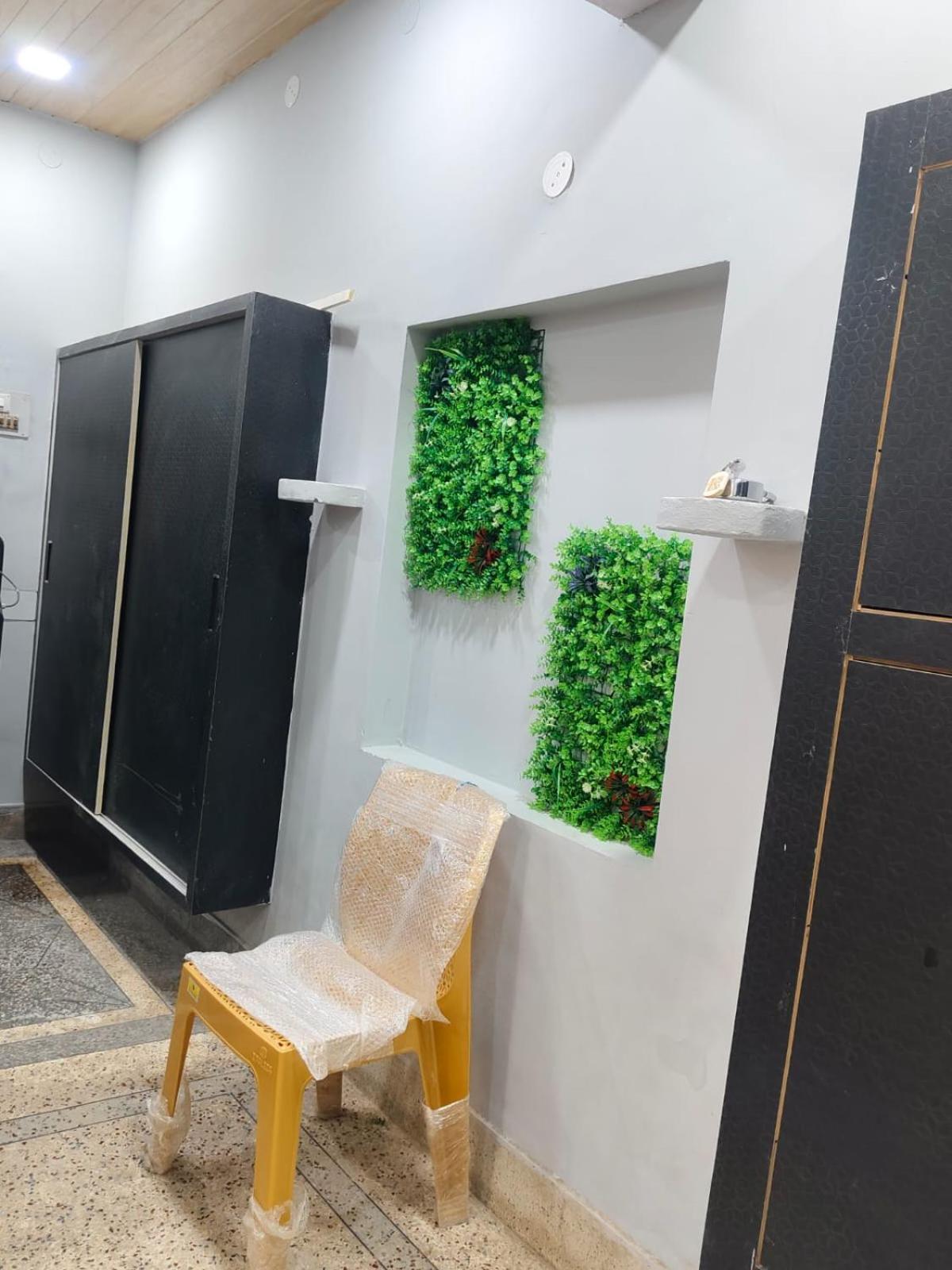 Hotel Crystal Dreams Mathura Exterior photo