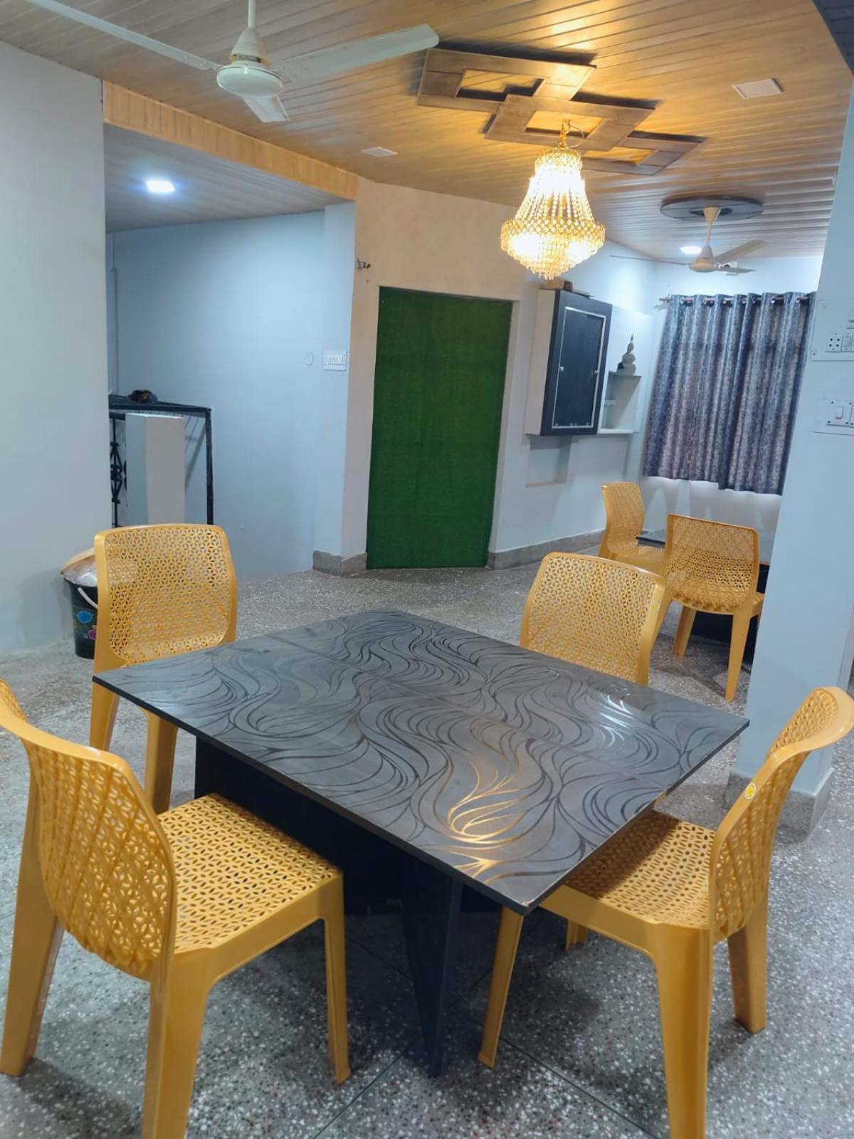 Hotel Crystal Dreams Mathura Exterior photo