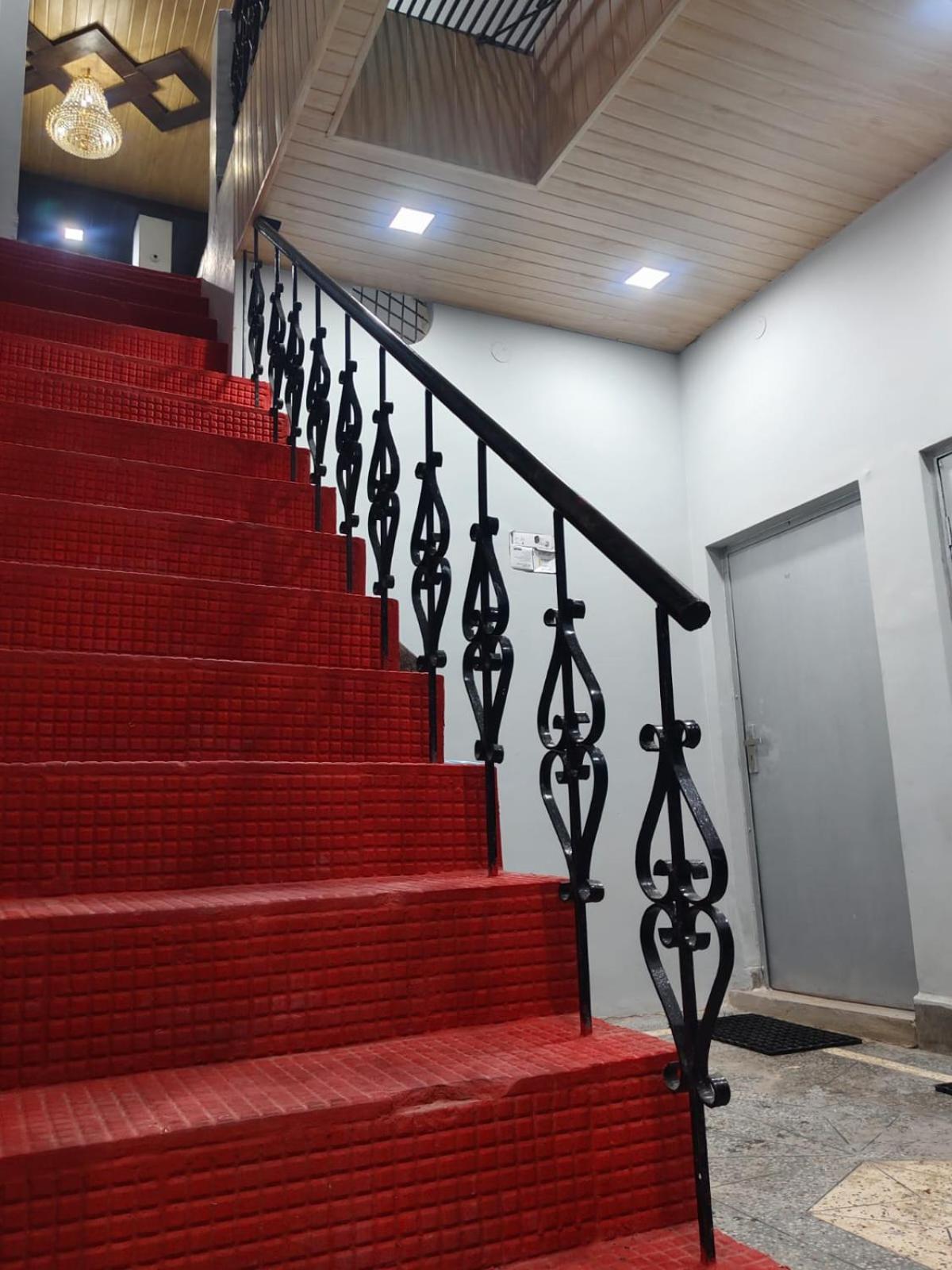 Hotel Crystal Dreams Mathura Exterior photo